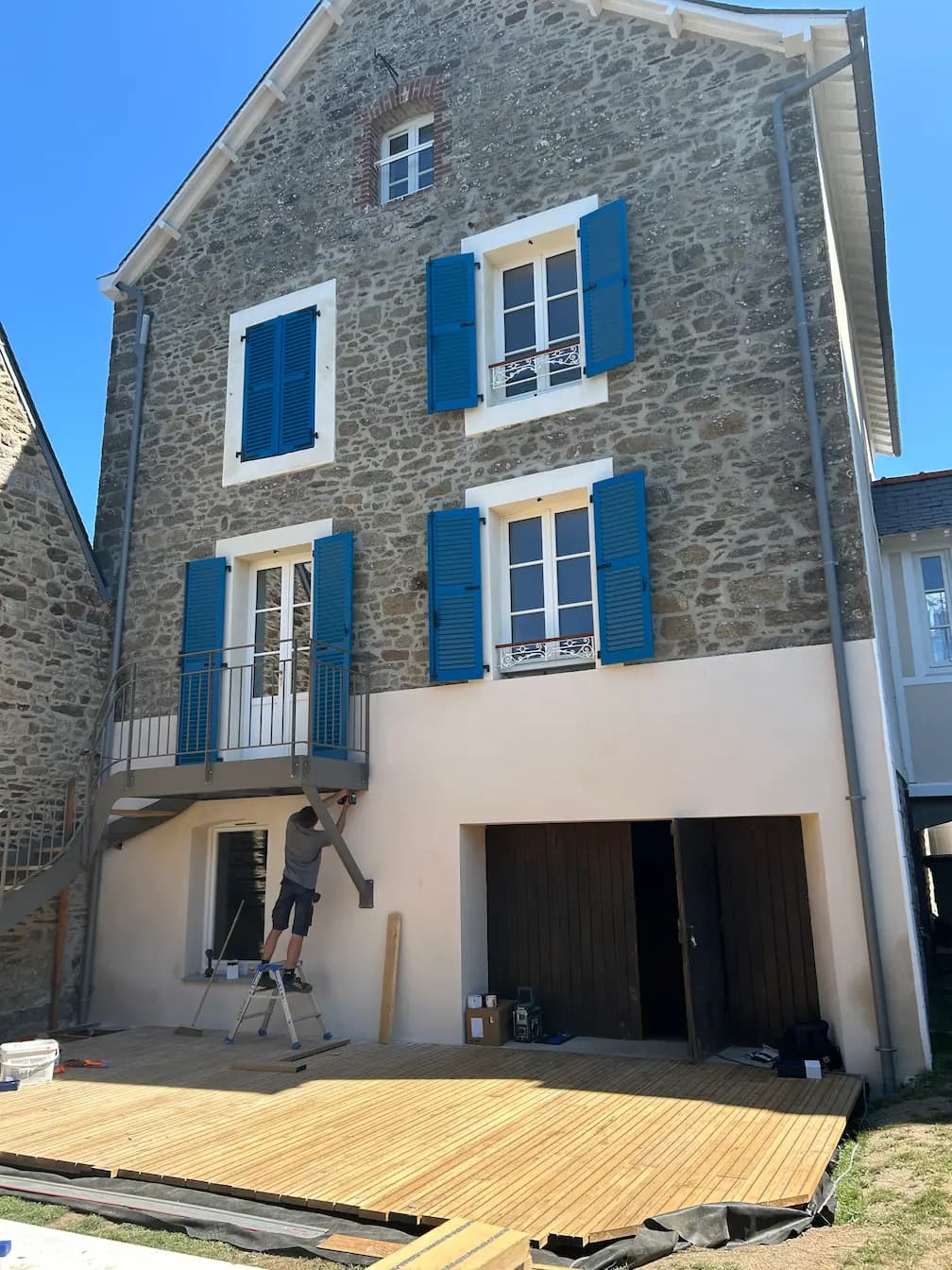 Façade arrière de la villa cancalaise après rénovation